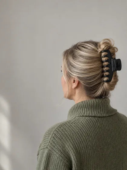 Pince à cheveux aimantée
