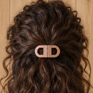 Cheveux bouclés