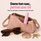 Le stick repulpant dans un sac à main